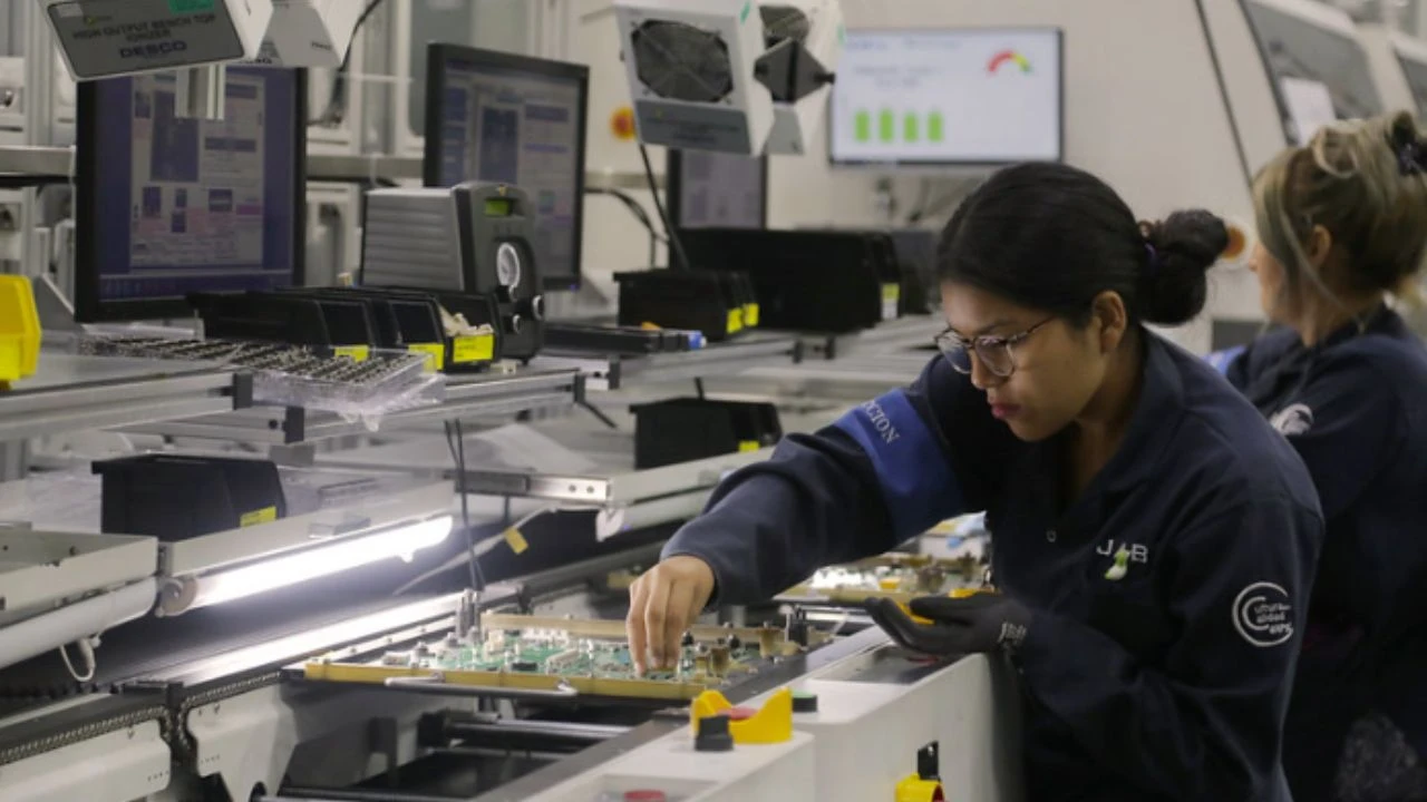 La manufactura mexicana cambia de motor